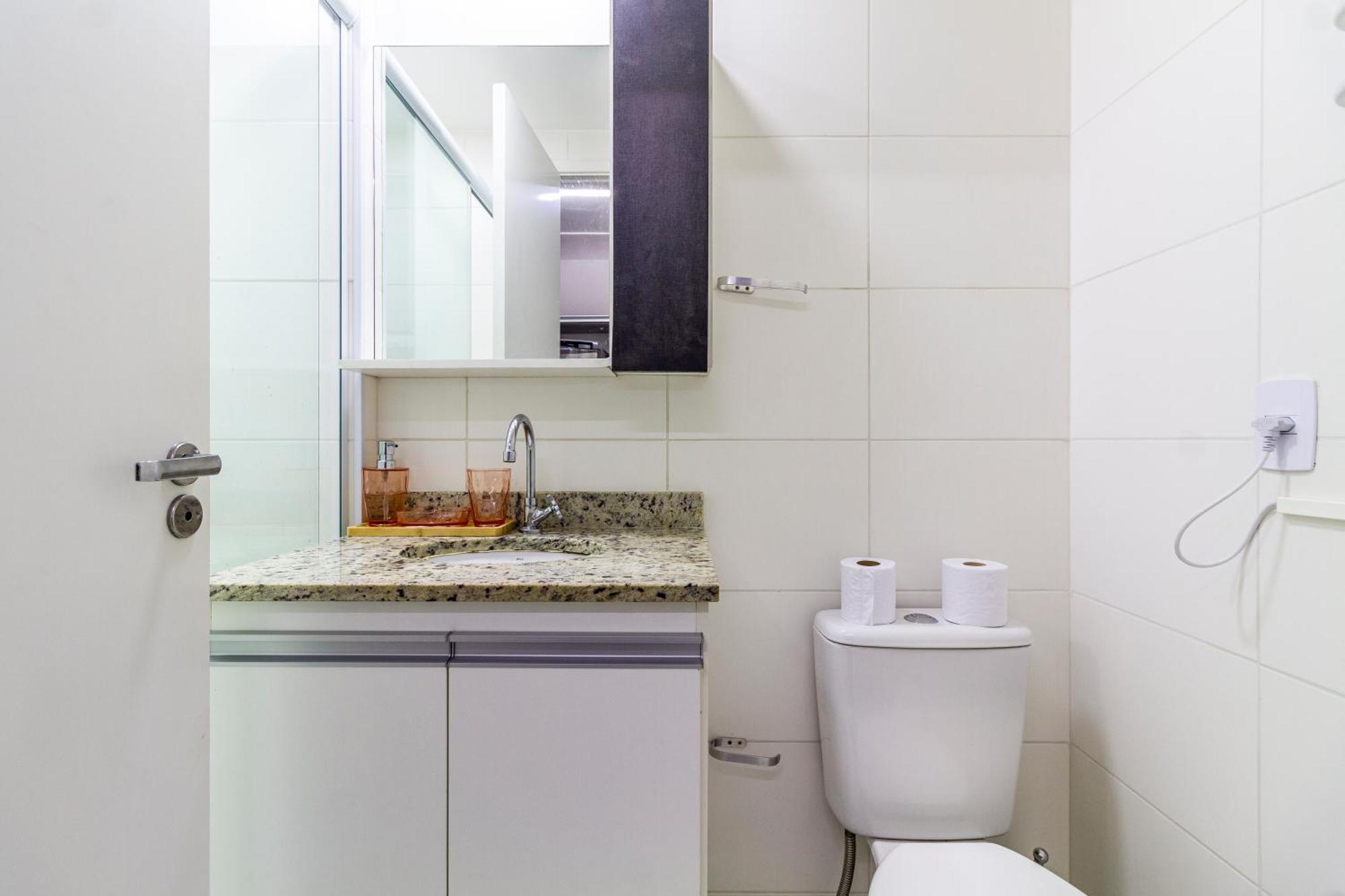Apartamento V2002 - Seu Lar Aconchegante No Coracao Da Mariana, Proximo A Hospitais, Shopping E Metro